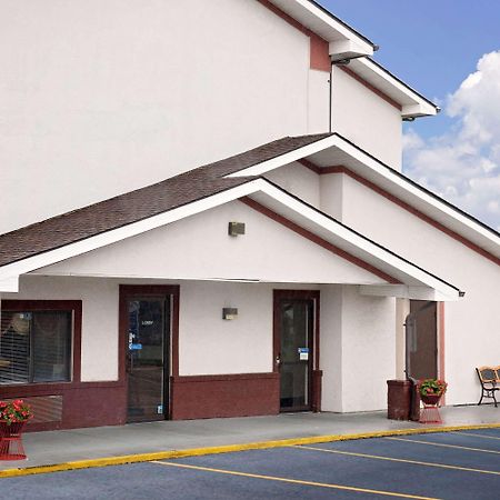 Super 8 Martinsburg Hotel Exterior foto